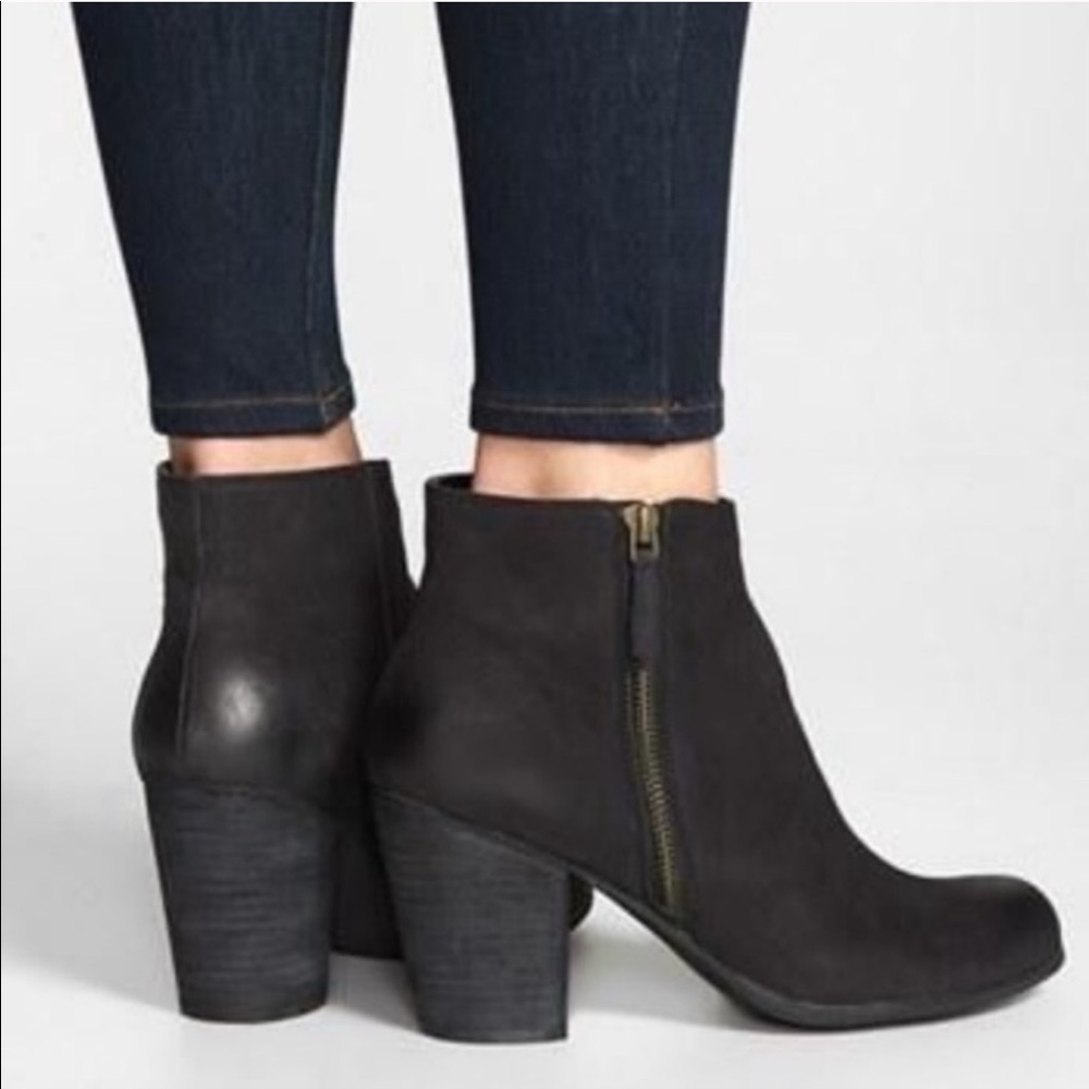 BP Trolley black ankle booties 7.5